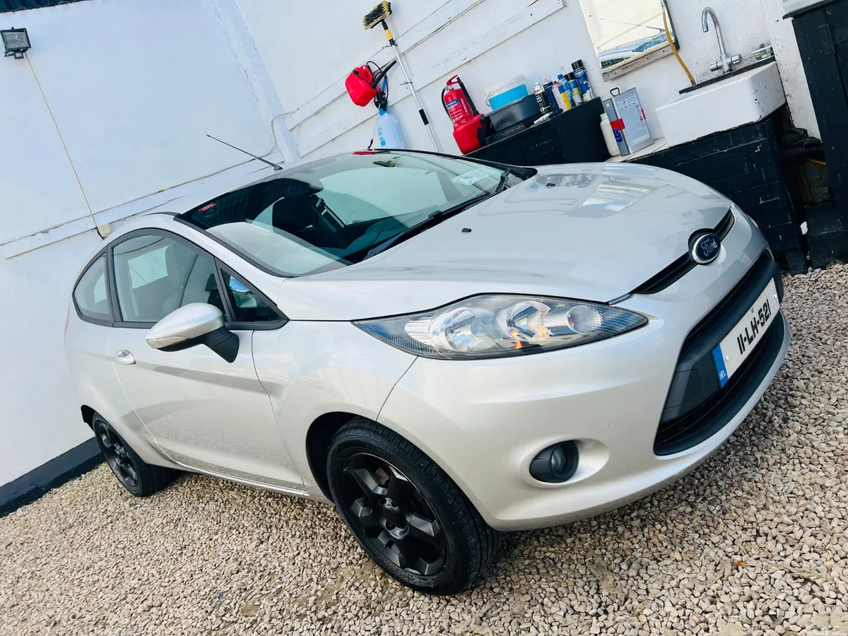 Ford Fiesta Hatchback, Petrol, 2011, Silver