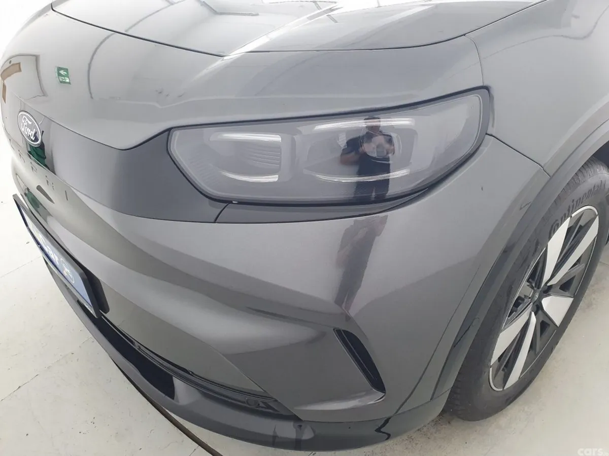 Ford Capri SUV, Electric, 2025, Grey