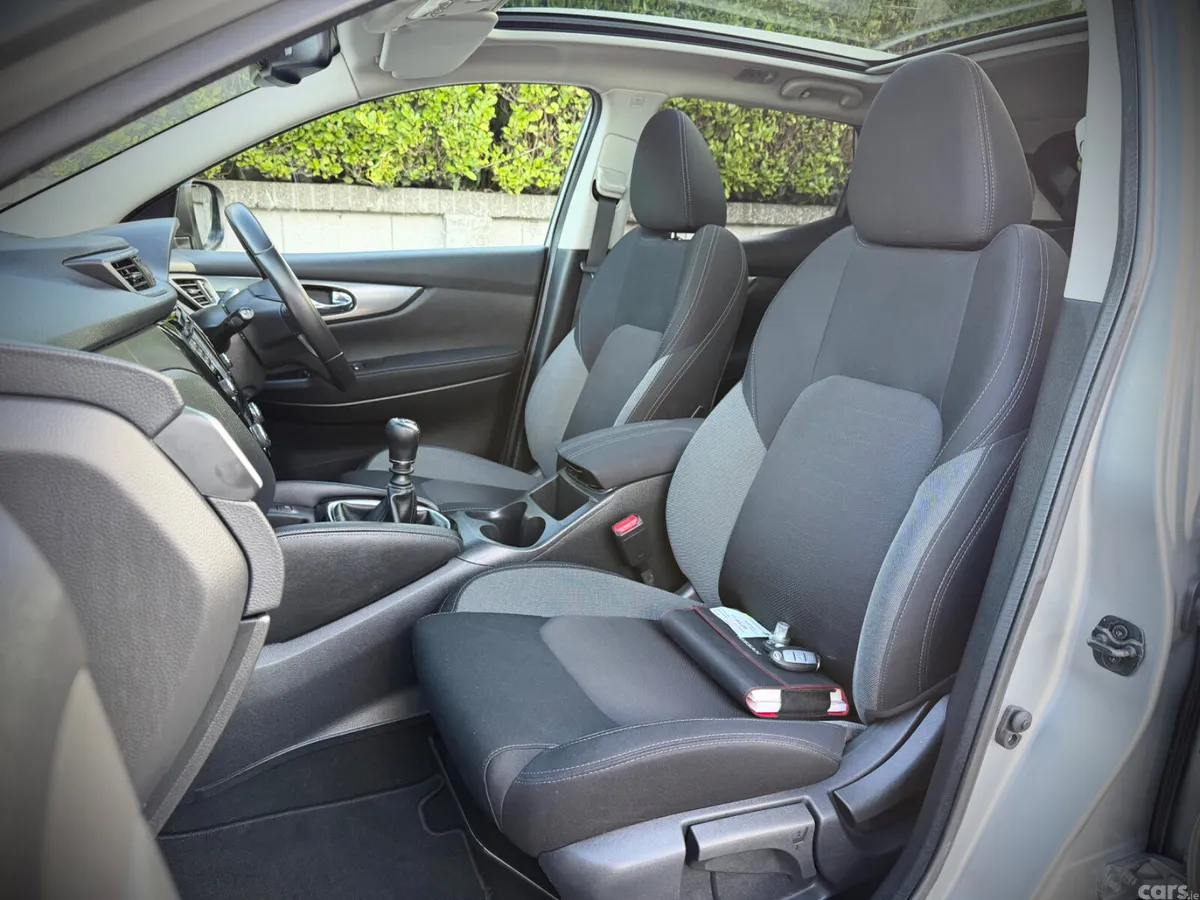 Nissan Qashqai Hatchback, Petrol, 2018, Silver