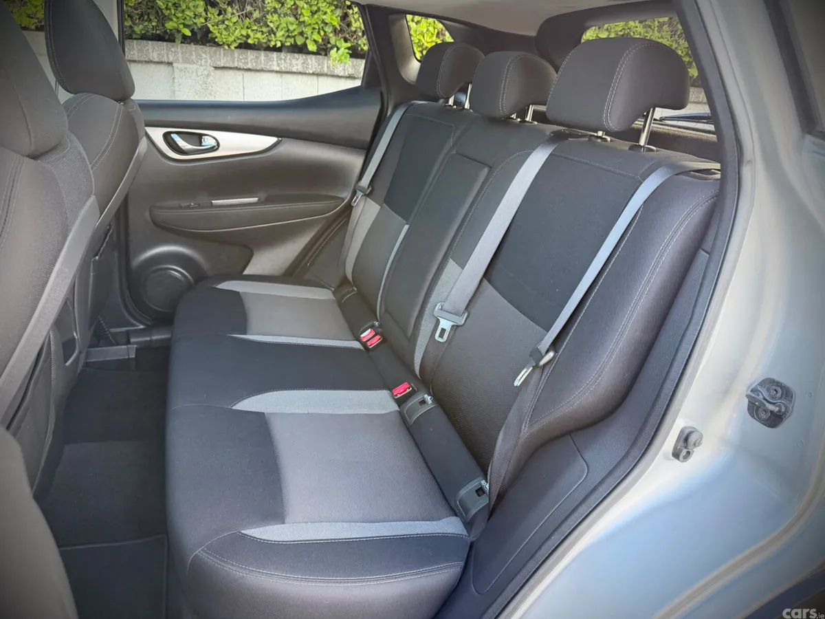 Nissan Qashqai Hatchback, Petrol, 2018, Silver