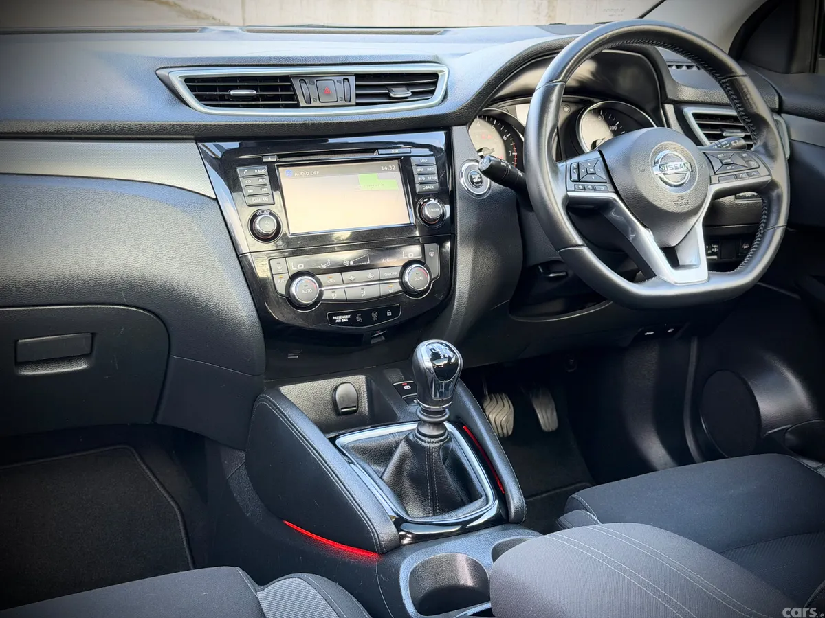 Nissan Qashqai Hatchback, Petrol, 2018, Silver