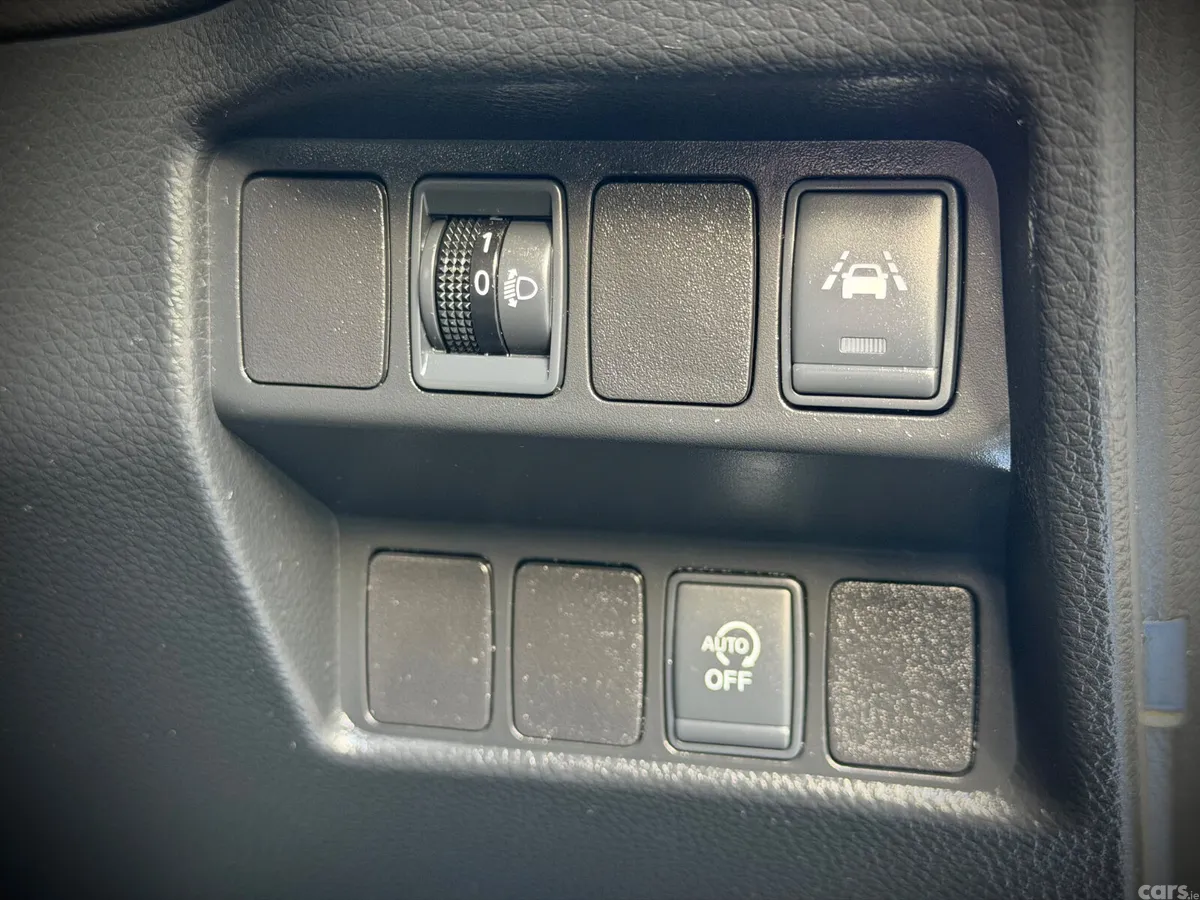 Nissan Qashqai Hatchback, Petrol, 2018, Silver