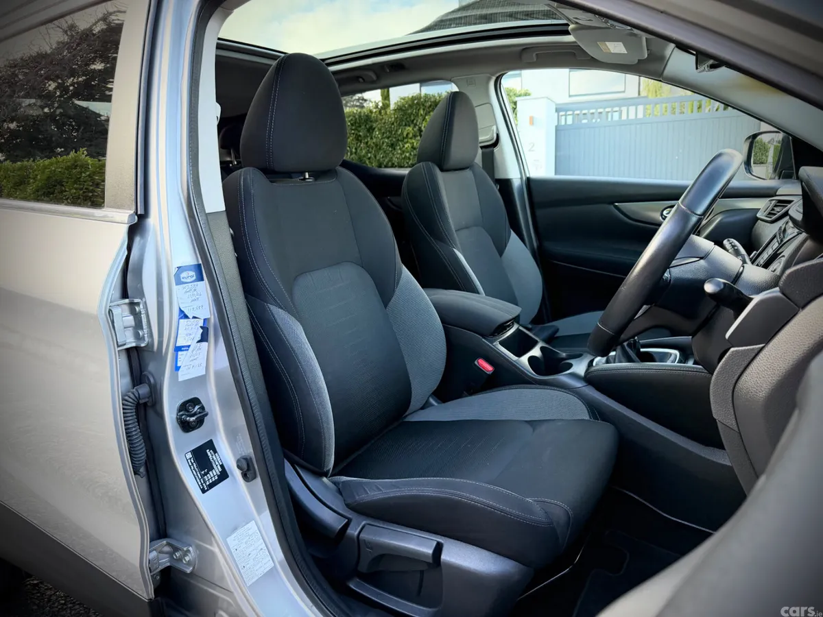 Nissan Qashqai Hatchback, Petrol, 2018, Silver