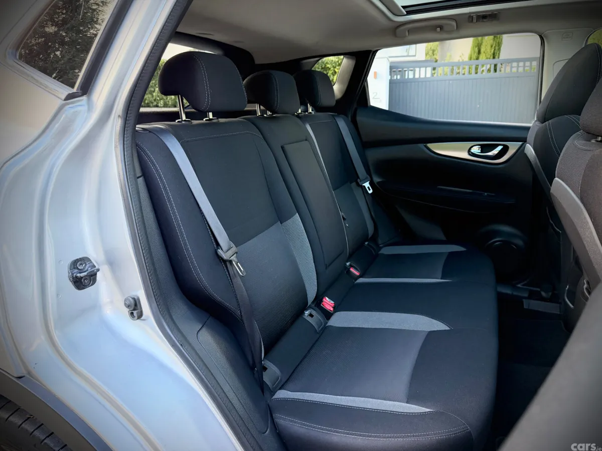 Nissan Qashqai Hatchback, Petrol, 2018, Silver