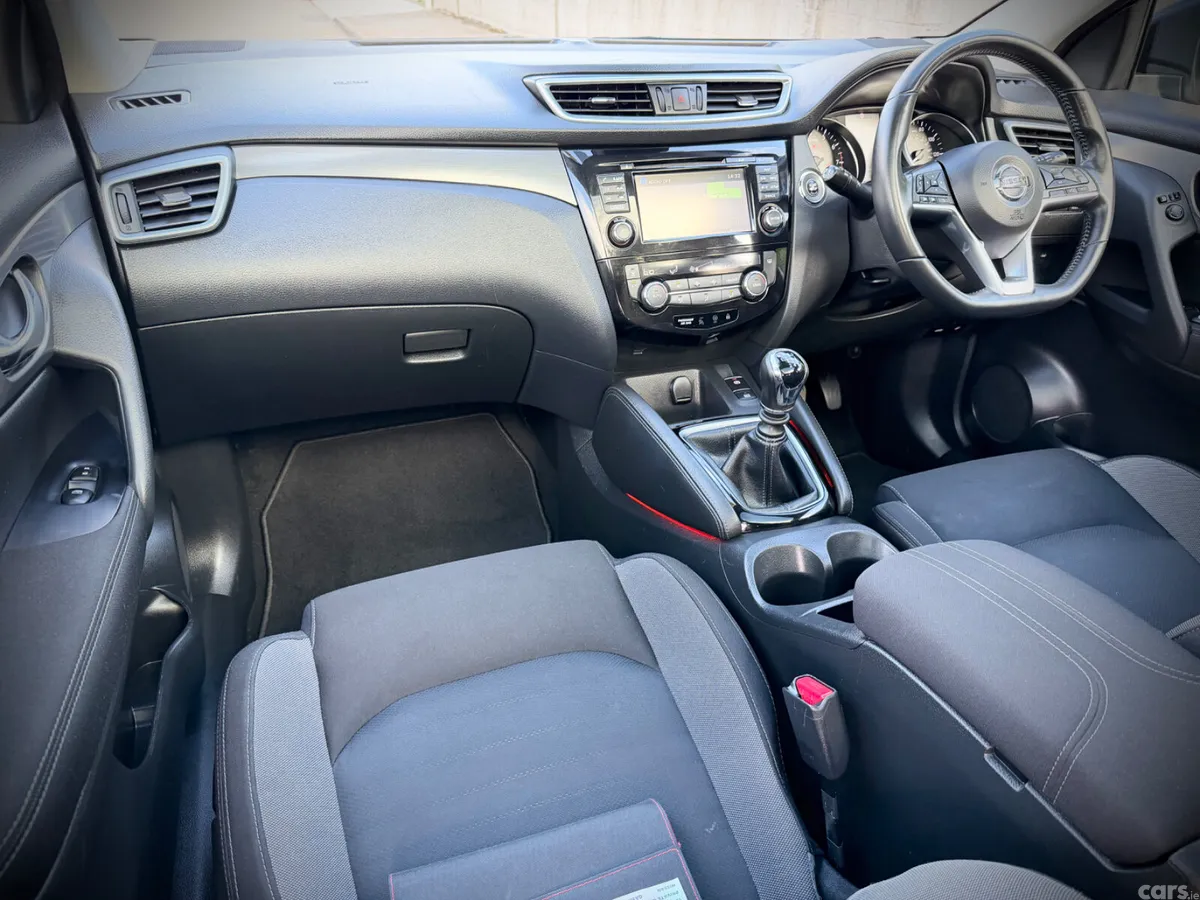 Nissan Qashqai Hatchback, Petrol, 2018, Silver