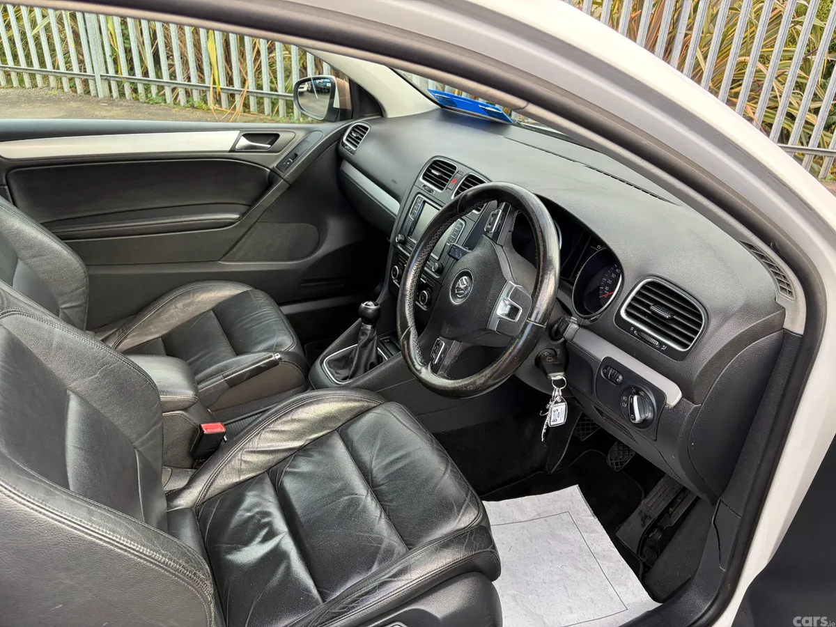 Volkswagen Golf Hatchback, Diesel, 2011, White