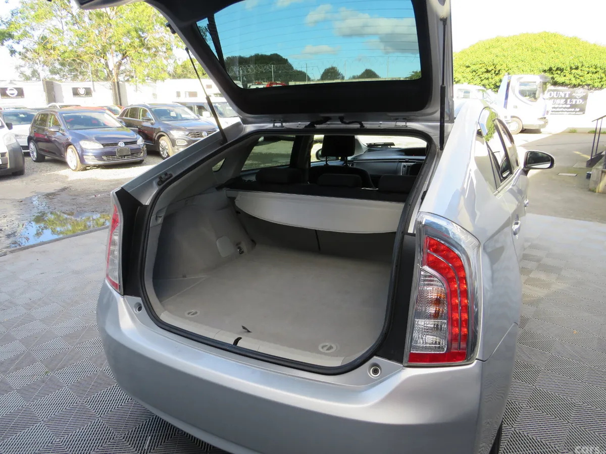 Toyota Prius Hatchback, Petrol Hybrid, 2015, Silver