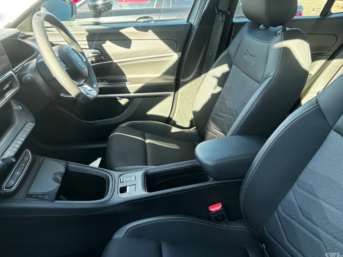 Jeep Avenger SUV, Electric, 2025, Grey
