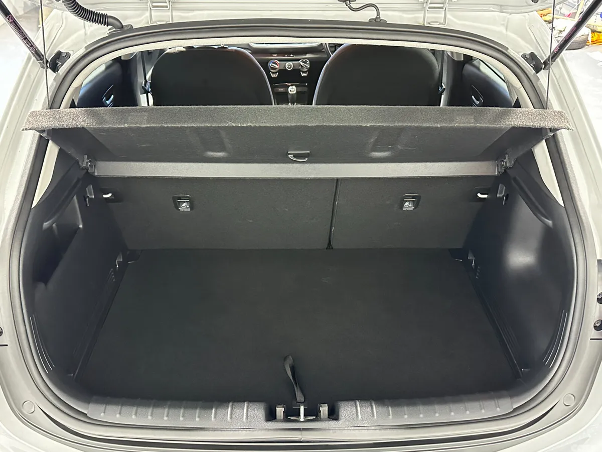 Kia Stonic Hatchback, Petrol, 2021, Grey