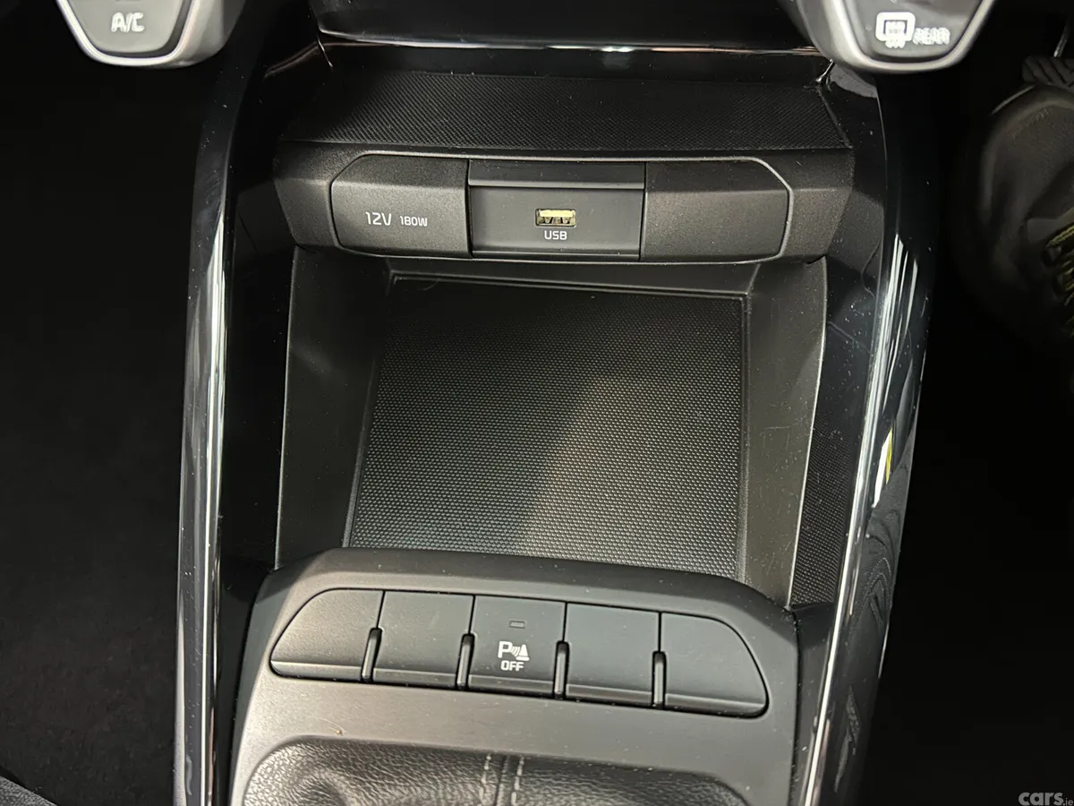Kia Stonic Hatchback, Petrol, 2021, Grey