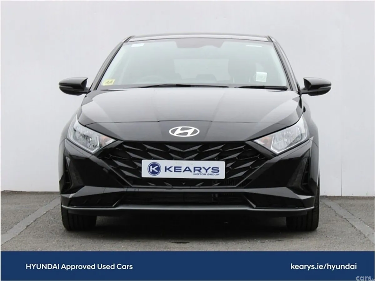 Hyundai i20 Hatchback, Petrol, 2024, Black