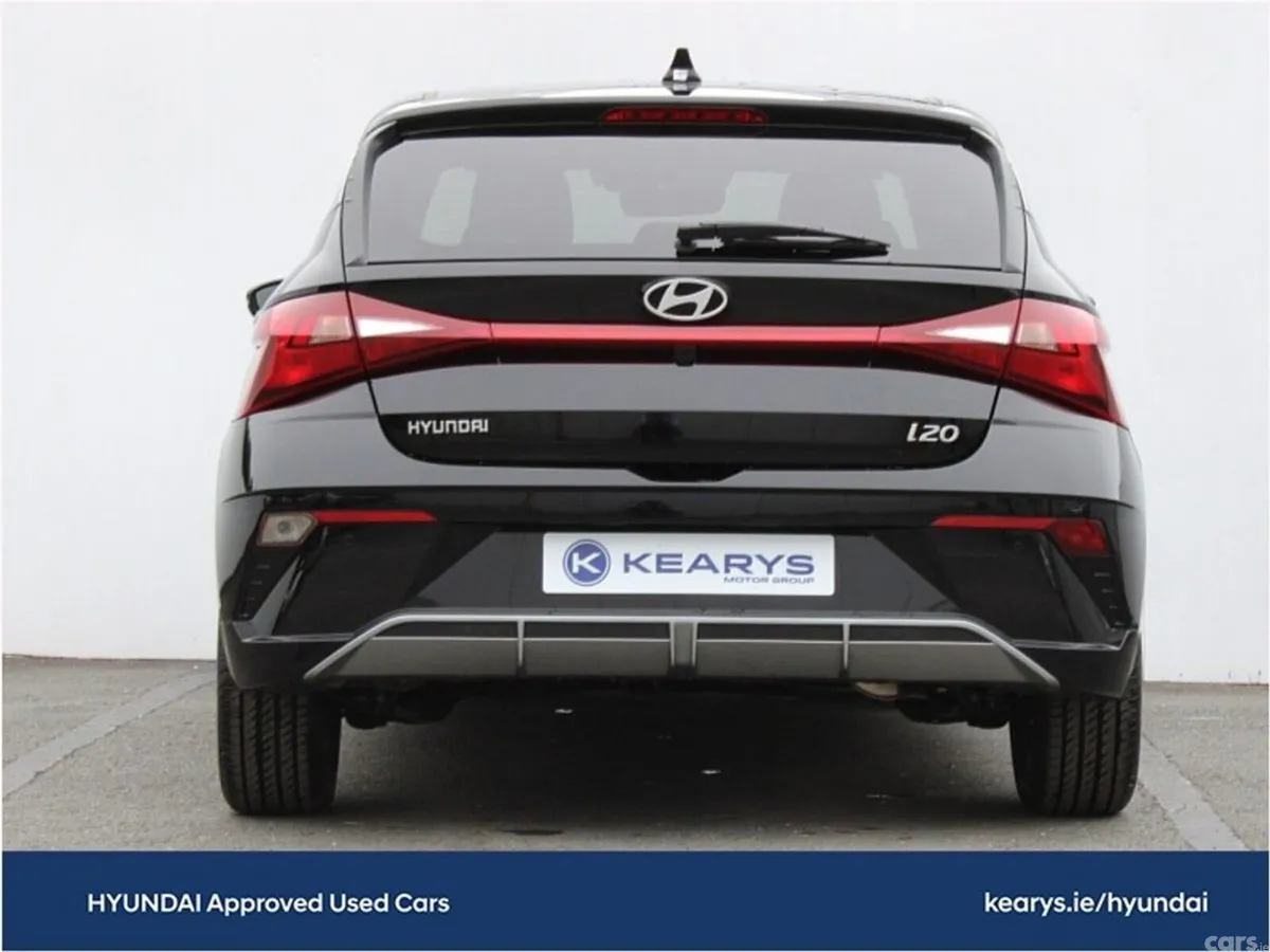 Hyundai i20 Hatchback, Petrol, 2024, Black