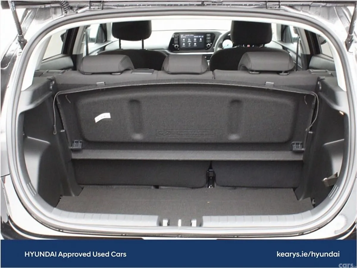 Hyundai i20 Hatchback, Petrol, 2024, Black