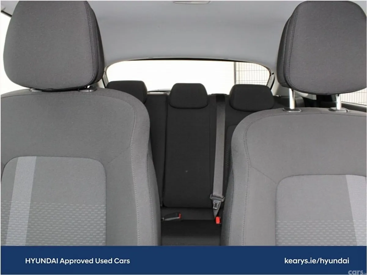 Hyundai i20 Hatchback, Petrol, 2024, Black