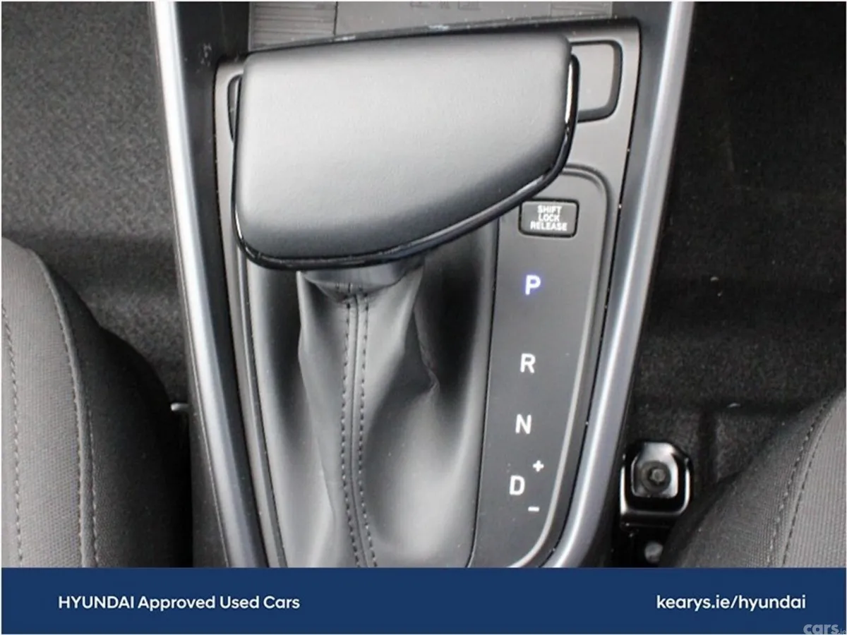 Hyundai i20 Hatchback, Petrol, 2024, Black