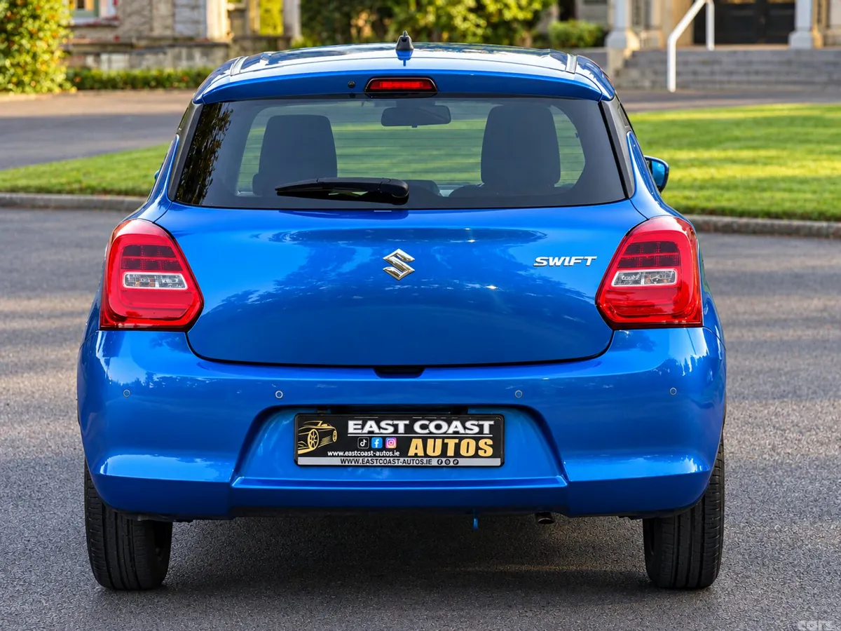 Suzuki Swift Hatchback, Petrol, 2022, Blue