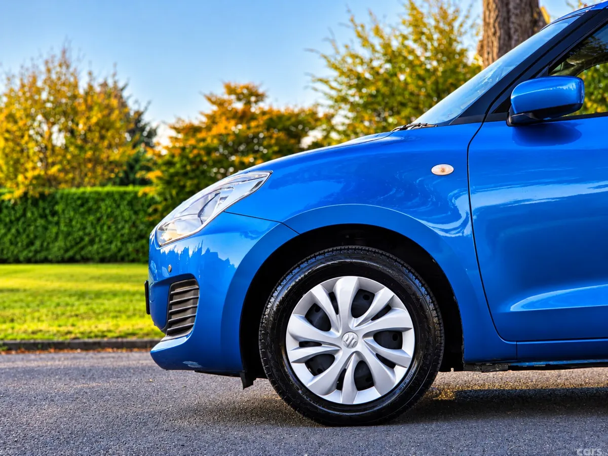 Suzuki Swift Hatchback, Petrol, 2022, Blue