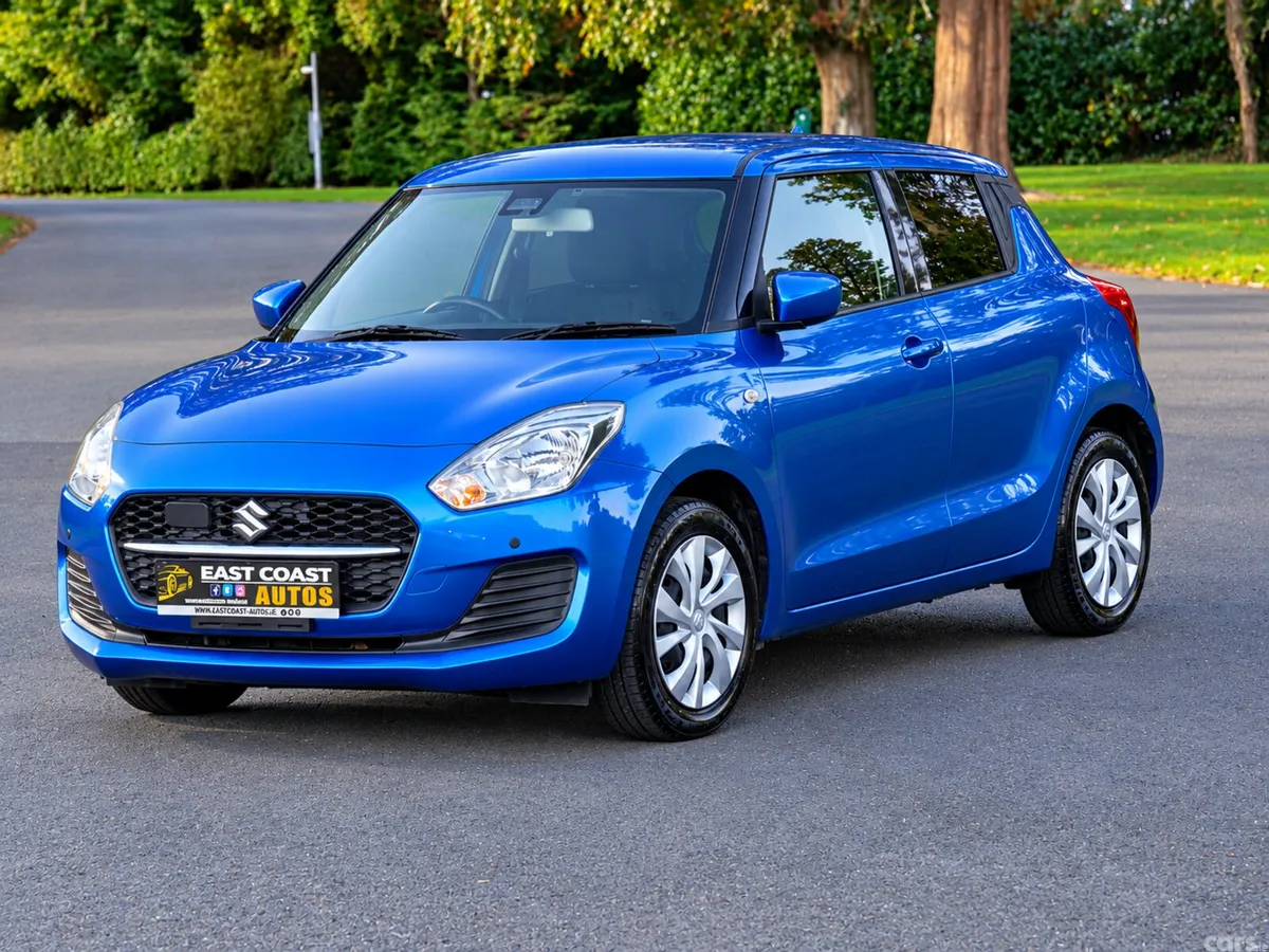 Suzuki Swift Hatchback, Petrol, 2022, Blue