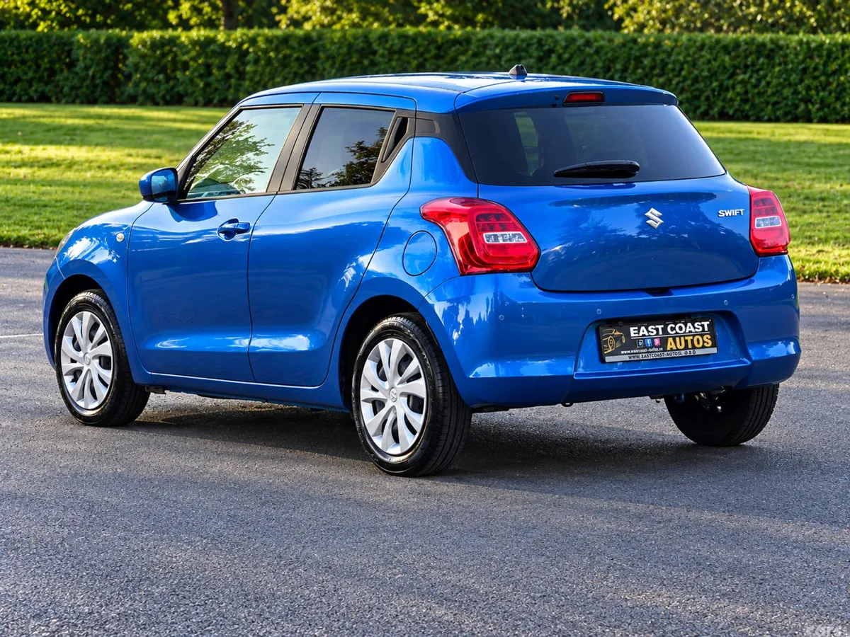 Suzuki Swift Hatchback, Petrol, 2022, Blue