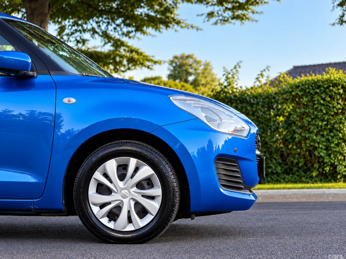 Suzuki Swift Hatchback, Petrol, 2022, Blue