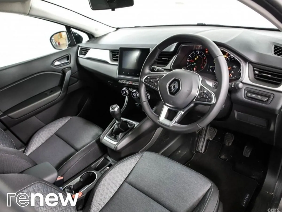Renault Captur Hatchback, Petrol, 2023, Grey