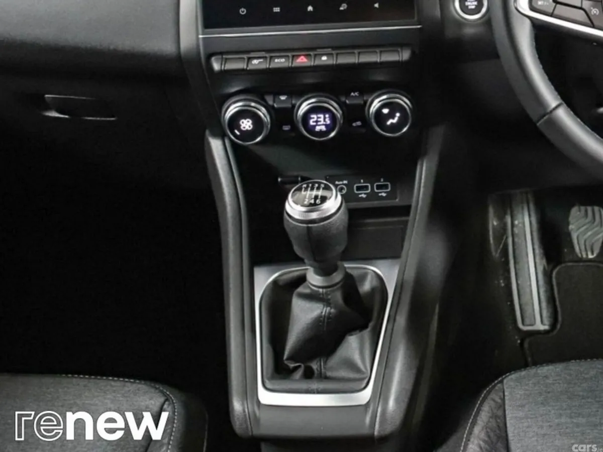 Renault Captur Hatchback, Petrol, 2023, Grey