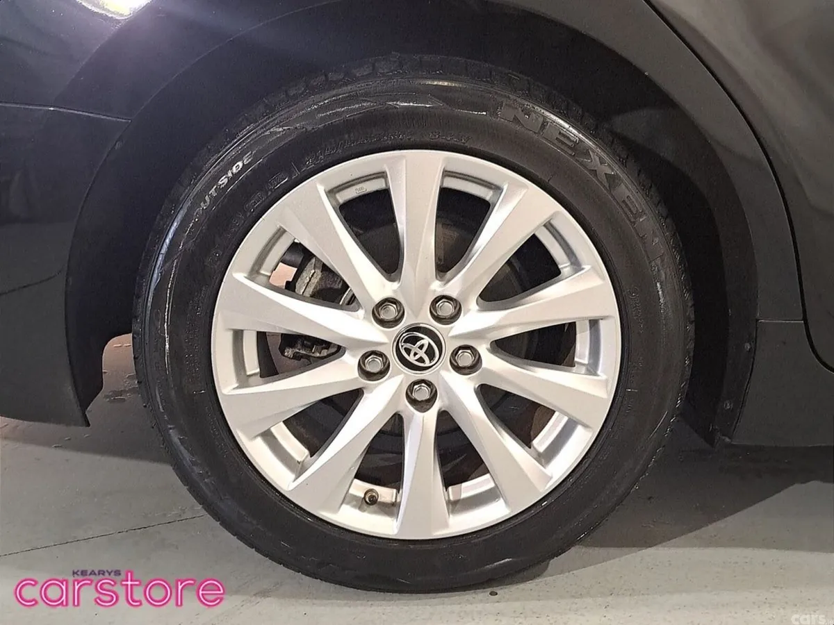 Toyota Camry Saloon, Petrol Hybrid, 2020, Black