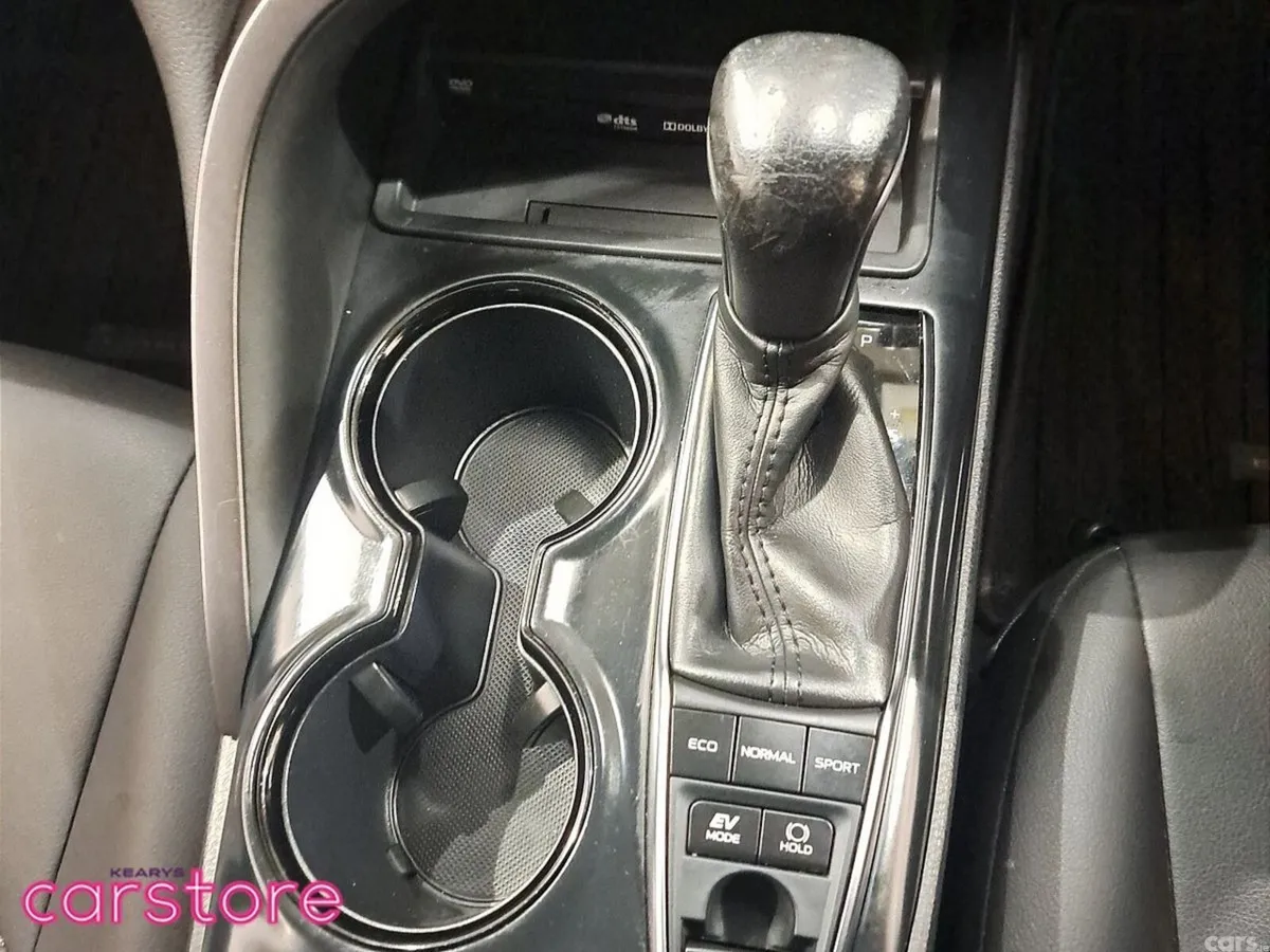 Toyota Camry Saloon, Petrol Hybrid, 2020, Black