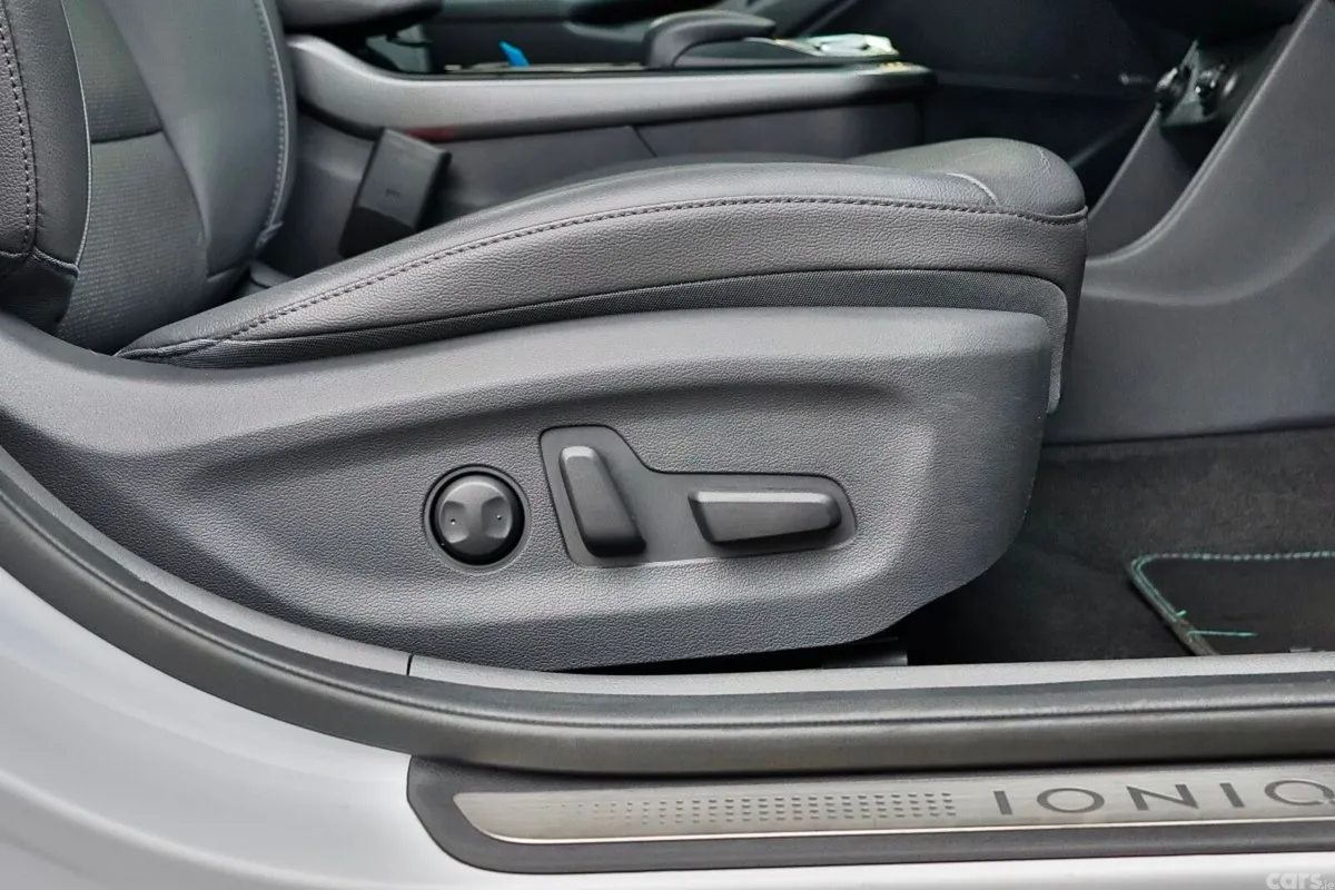 Hyundai IONIQ Hatchback, Electric, 2021, White