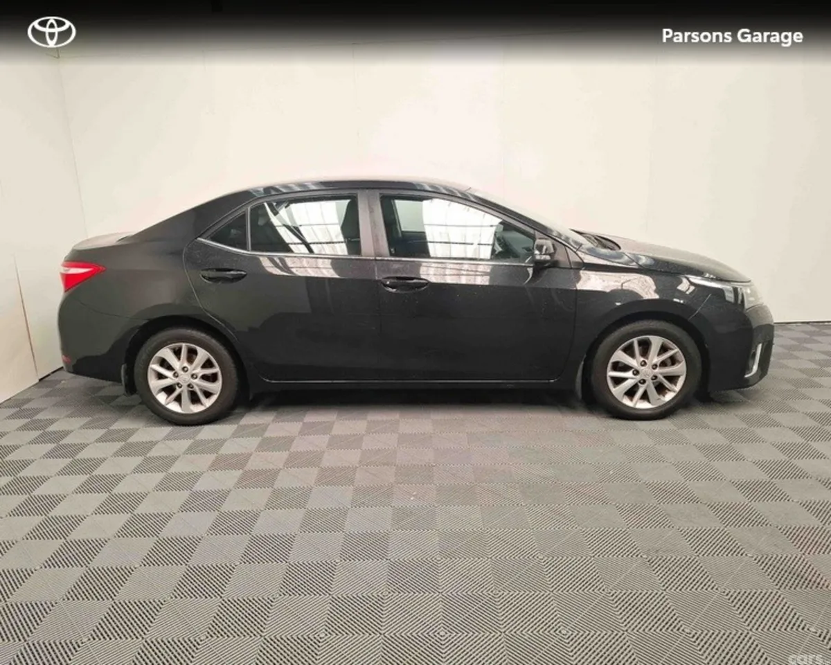 Toyota Corolla Saloon, Diesel, 2016, Black