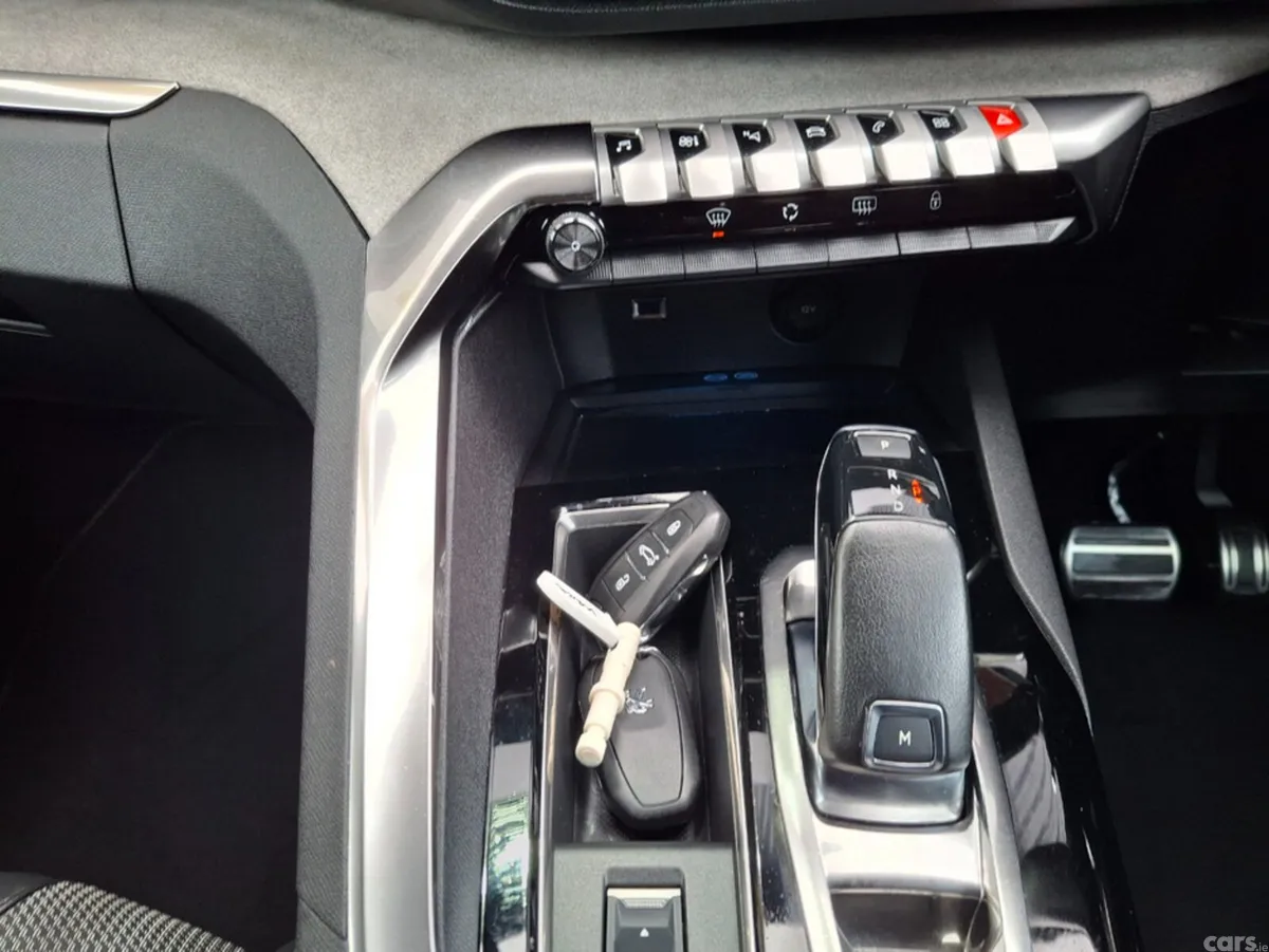 Peugeot 3008 MPV, Diesel, 2022, White