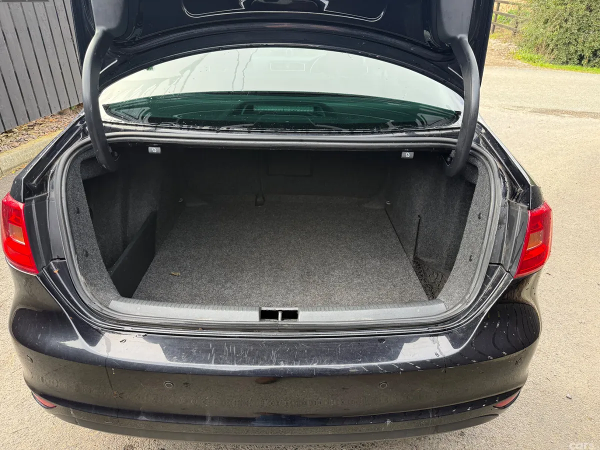 Volkswagen Jetta Saloon, Diesel, 2014, Black