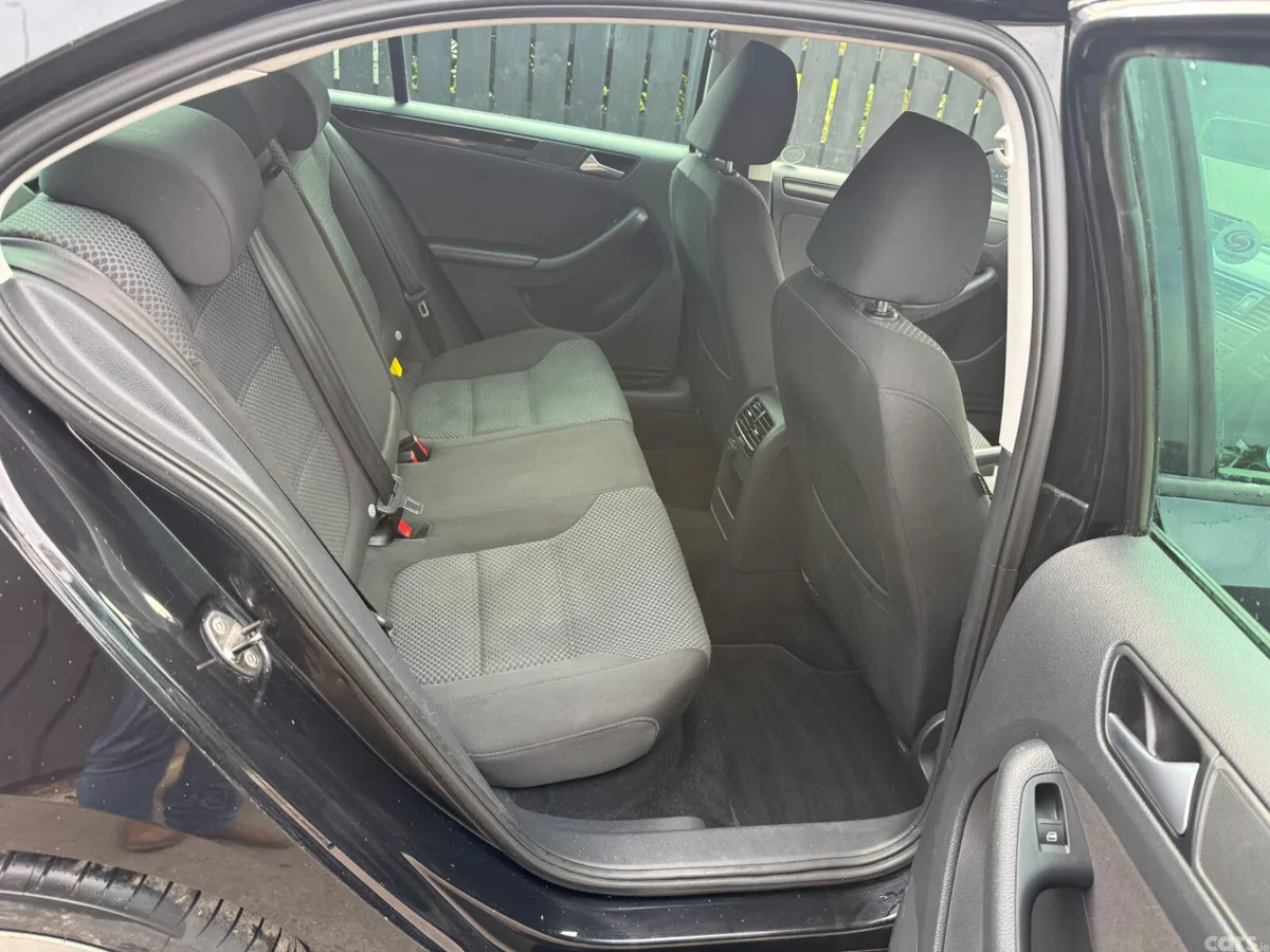 Volkswagen Jetta Saloon, Diesel, 2014, Black
