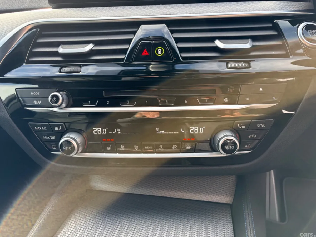 BMW 5-Series Saloon, Petrol Plug-in Hybrid, 2019, Black