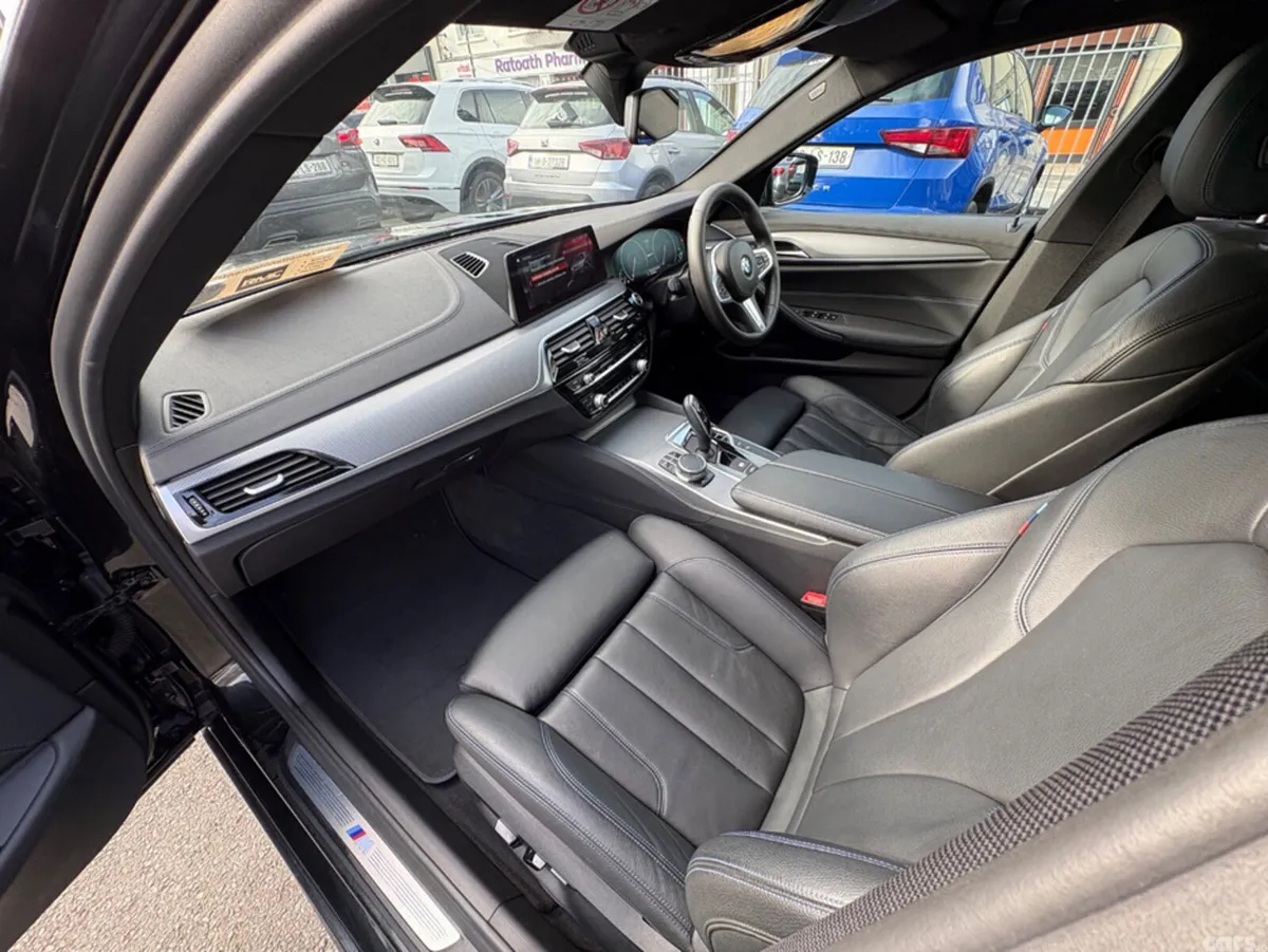 BMW 5-Series Saloon, Petrol Plug-in Hybrid, 2019, Black
