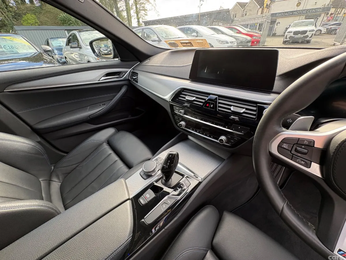 BMW 5-Series Saloon, Petrol Plug-in Hybrid, 2019, Black