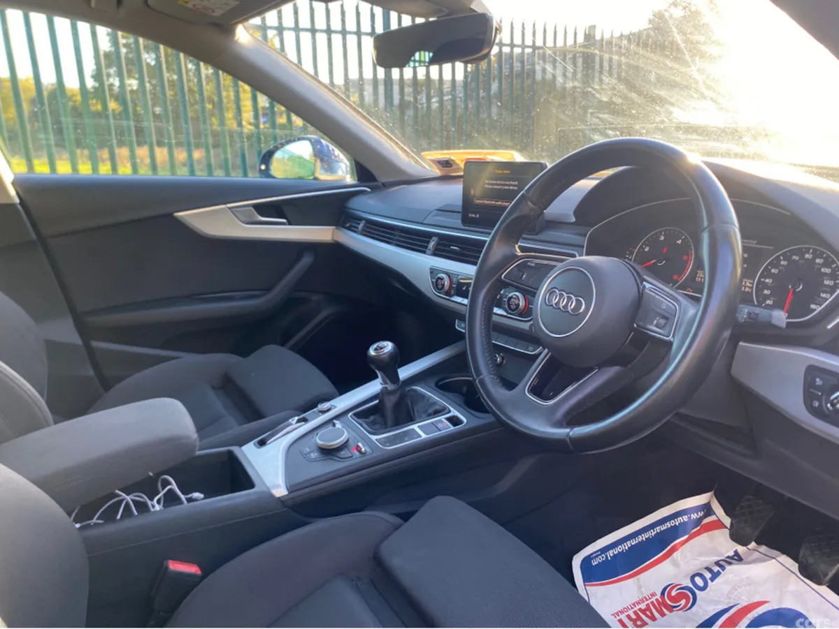 Audi A4 Saloon, Diesel, 2016, Blue