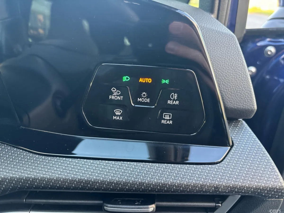 Volkswagen Golf Hatchback, Petrol, 2021, Blue