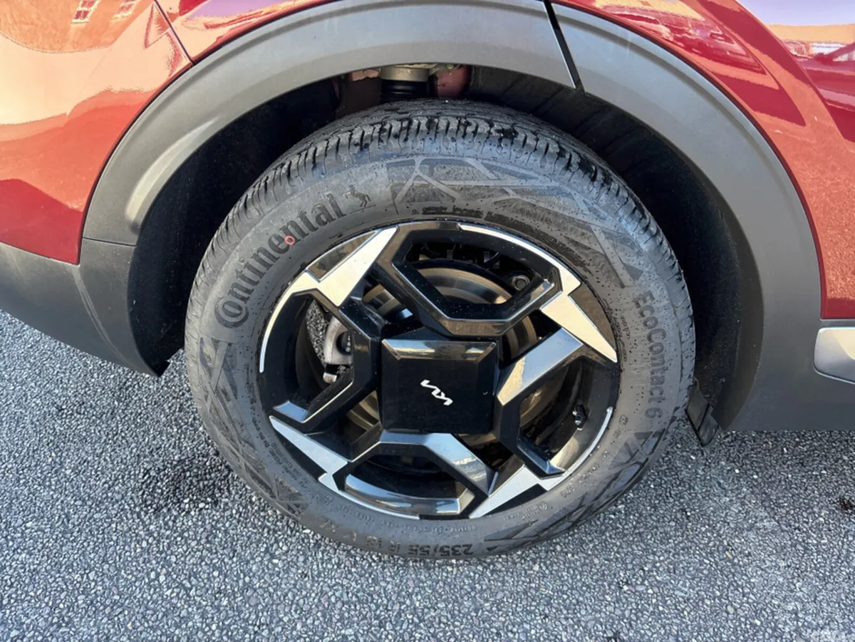 Kia Sportage MPV, Diesel Hybrid, 2026, Red