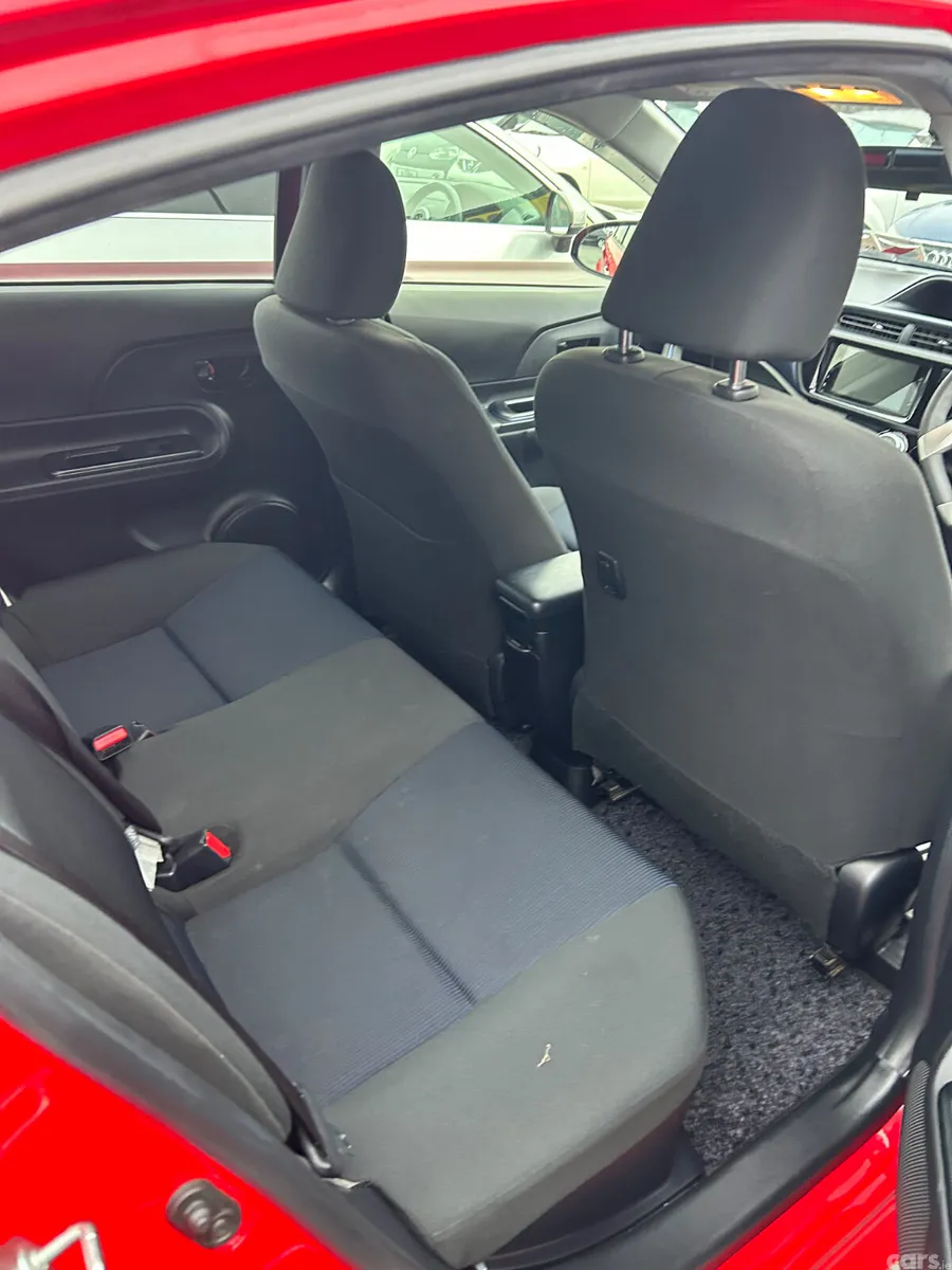 Toyota Aqua Hatchback, Petrol Hybrid, 2015, White