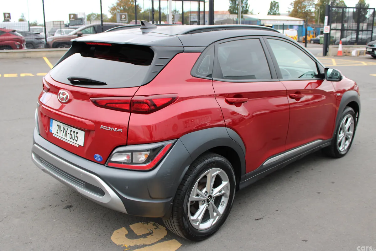 Hyundai KONA MPV, Diesel, 2021, Red