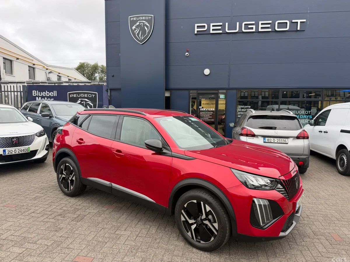 Peugeot 2008 MPV, Petrol, 2025, Red