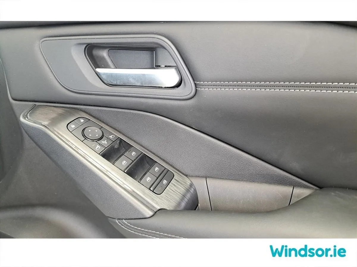 Nissan Qashqai SUV, Petrol Hybrid, 2024, White