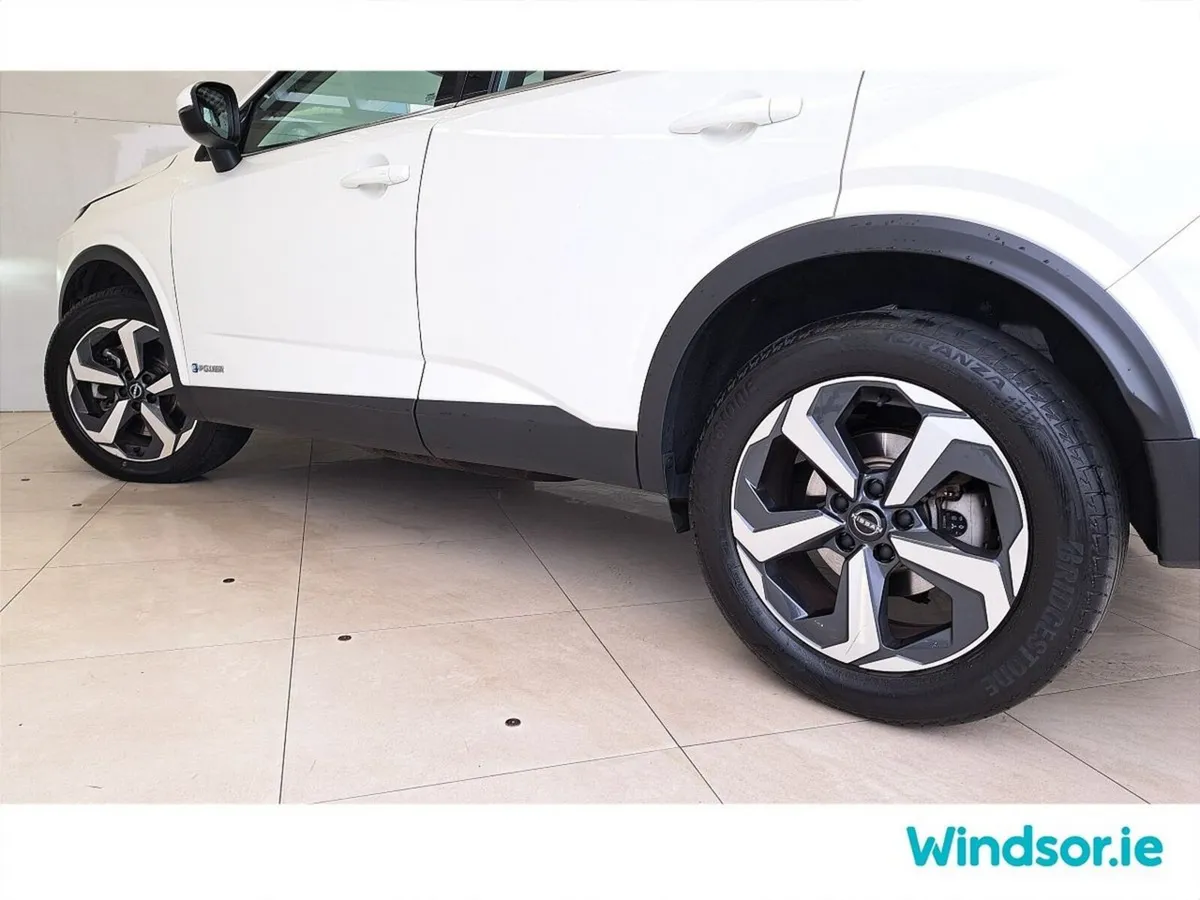 Nissan Qashqai SUV, Petrol Hybrid, 2024, White
