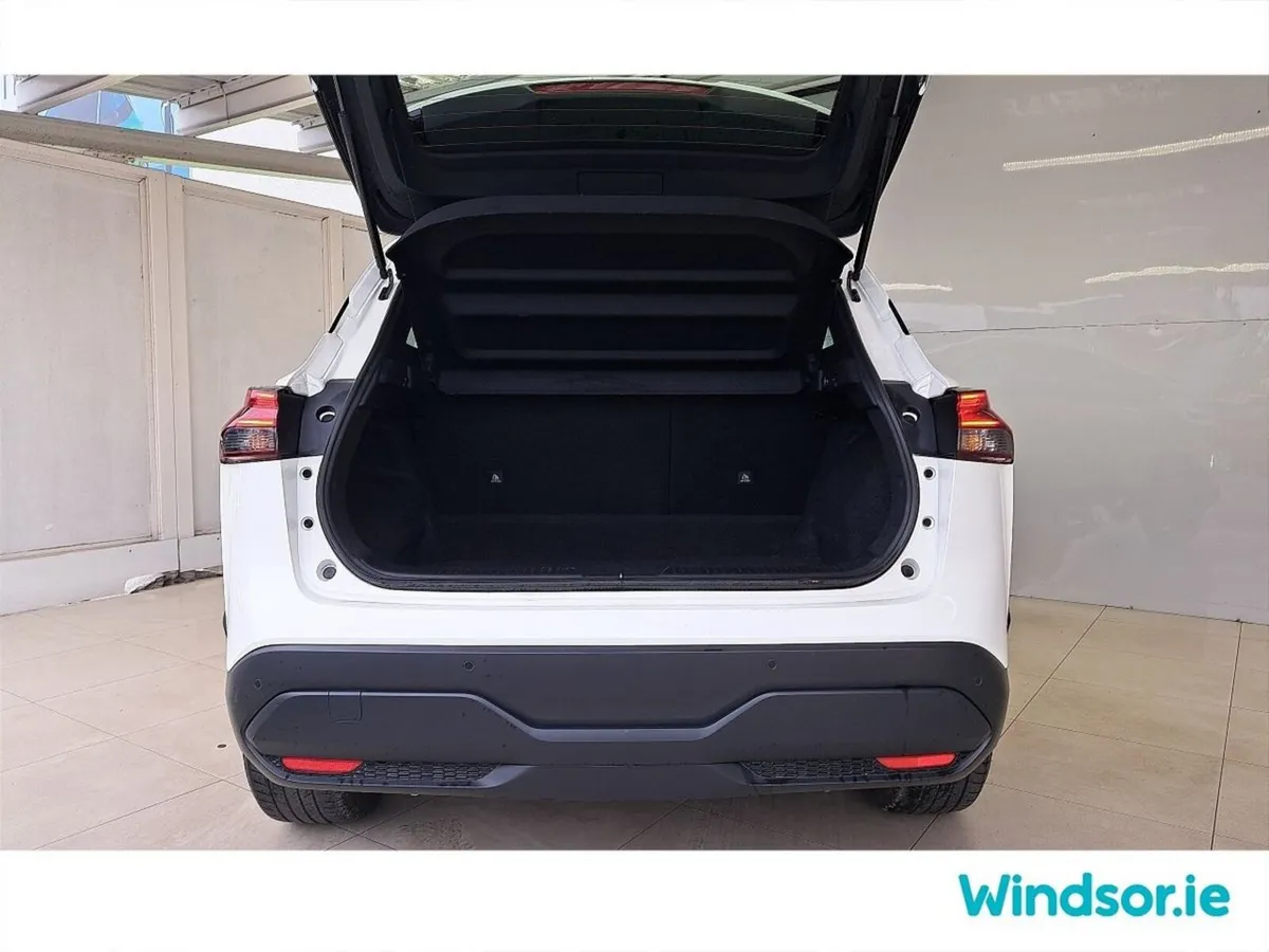 Nissan Qashqai SUV, Petrol Hybrid, 2024, White