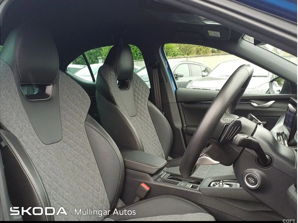 Skoda Octavia Saloon, Diesel, 2025, Blue