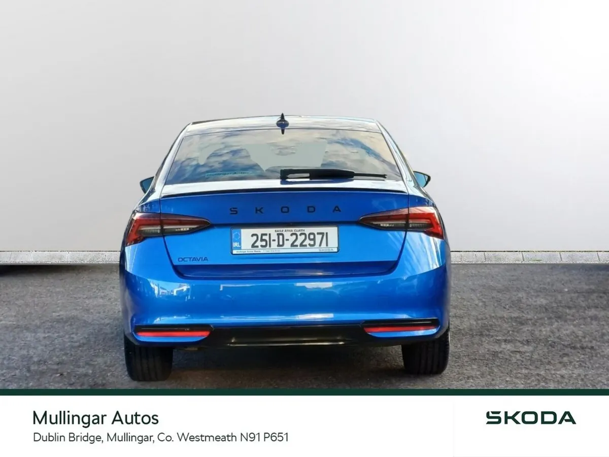 Skoda Octavia Saloon, Diesel, 2025, Blue