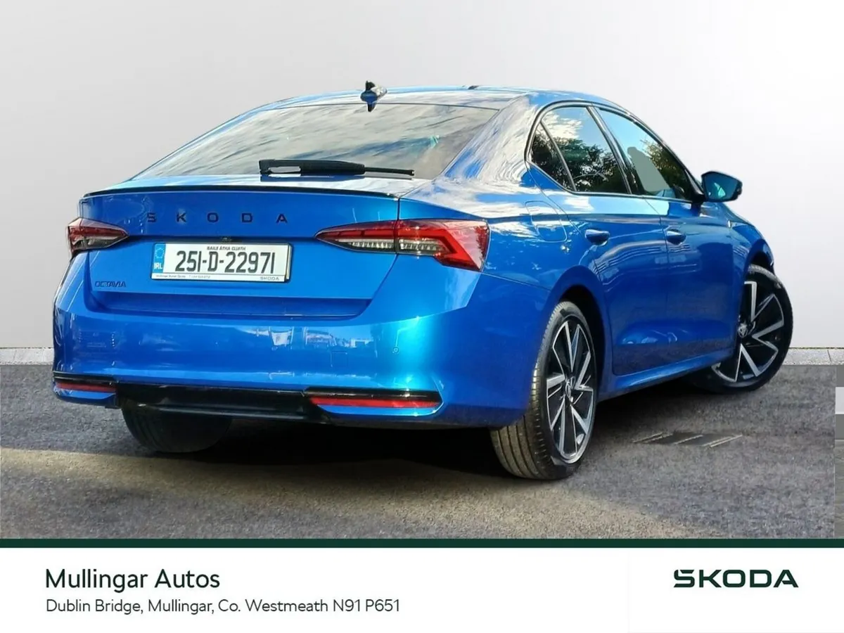 Skoda Octavia Saloon, Diesel, 2025, Blue