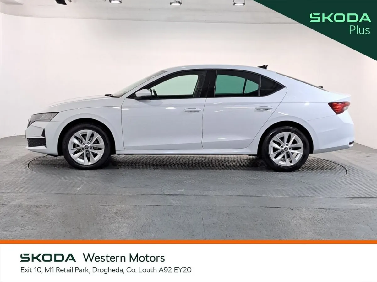 Skoda Octavia Saloon, Diesel, 2026, White