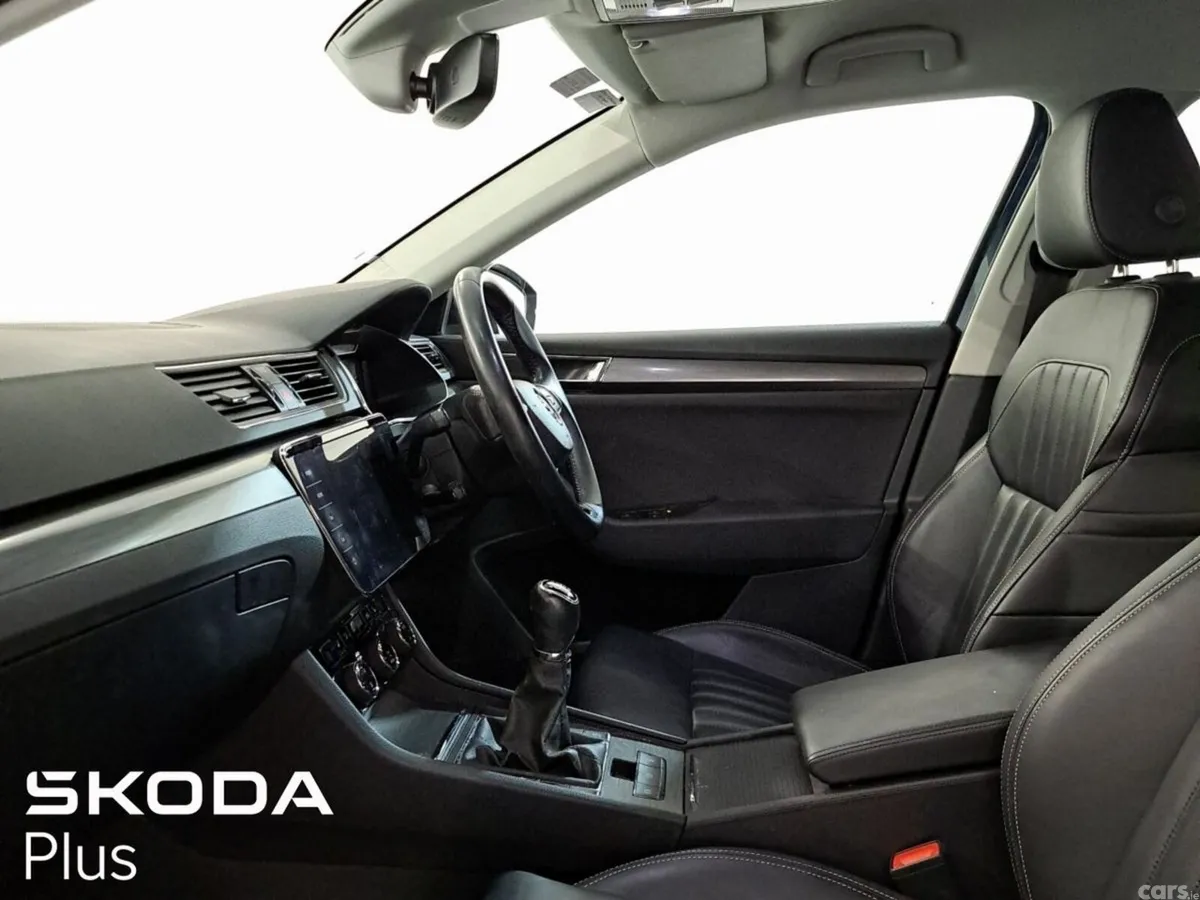Skoda Superb Saloon, Diesel, 2023, Blue